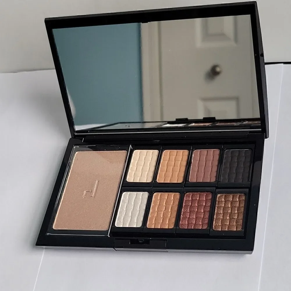 Doucce Freematic Eyeshadow Pro Palette